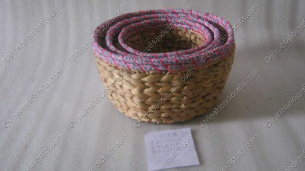 Rổ bèo đan quấn vải hồng VNH0037